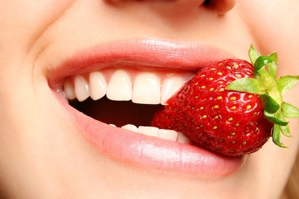 Tẩy trắng răng tự nhiên có hiệu quả không?